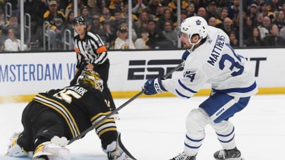 Auston Matthews guio a los Toronto Maple Leafs e igualar la serie